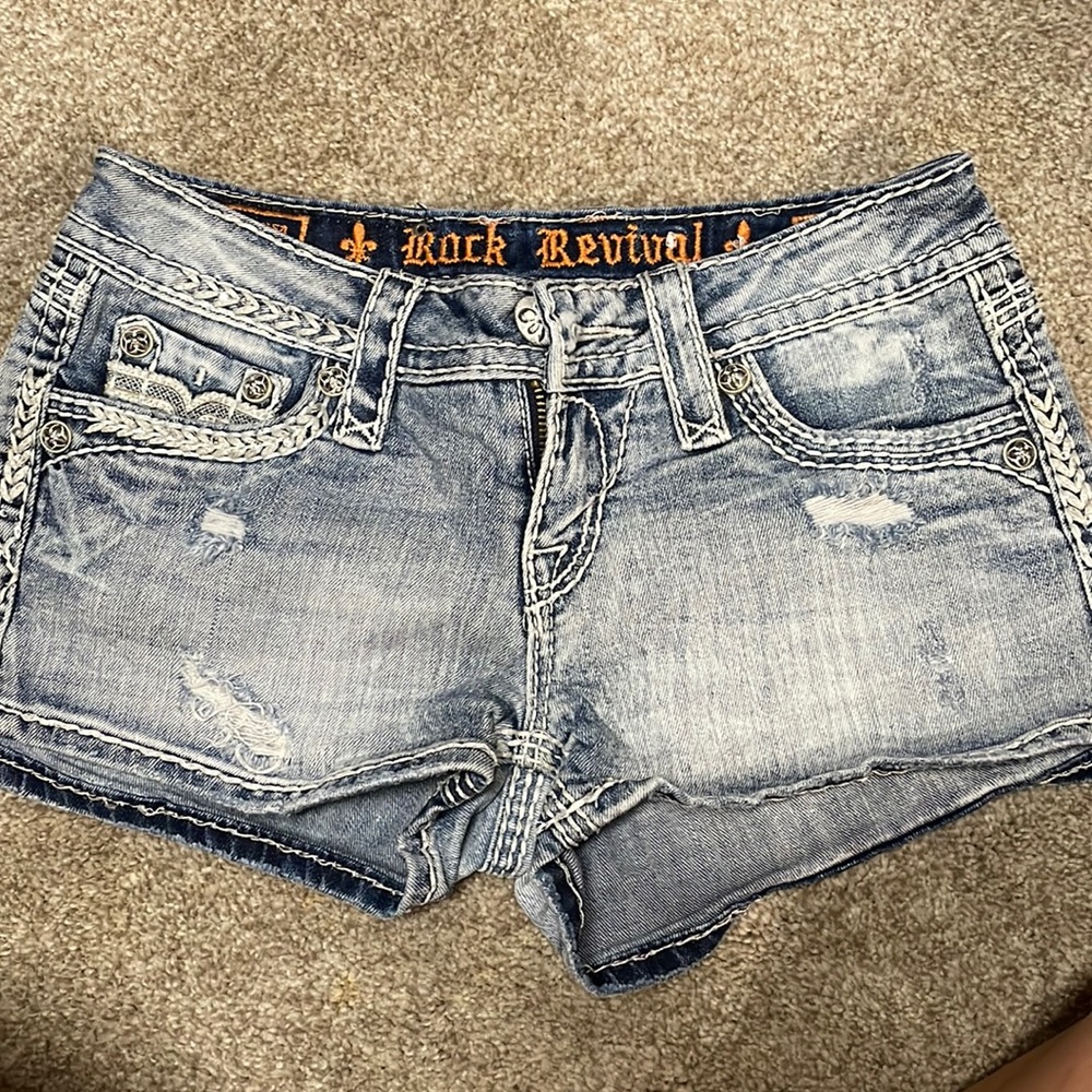 Rock revival shorts size 26